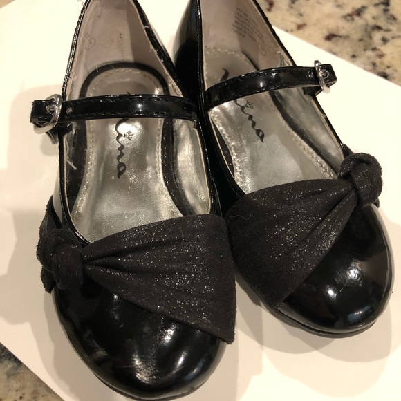 Baby Nina Patent Shoes Size 6 - Picture 2 of 7